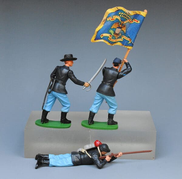 Britains "Eyes Right" ACW Union Infantry - 3-Figure Group - Image 2