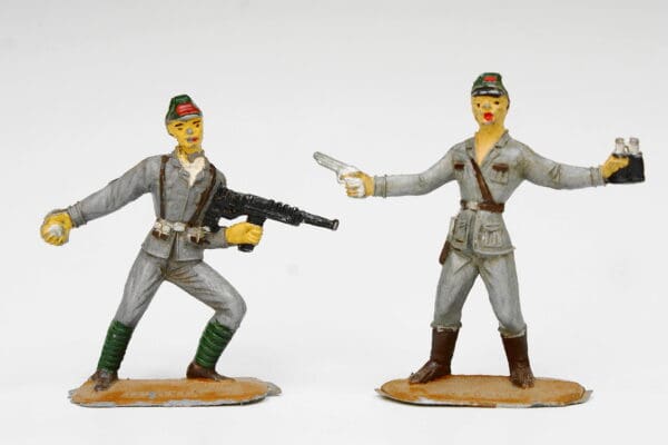 Comansi (Spain) Pair of 70mm Japanese Infantry