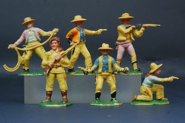 SOLD Charbens Lead Mould Cowboys (Davy Crockett) Yellow Plastic