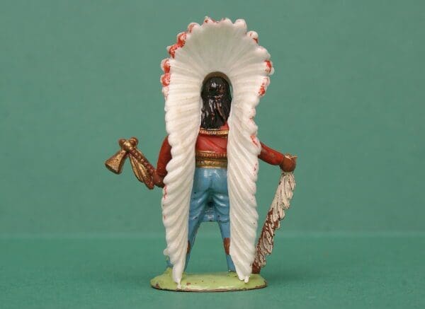 Cherilea Indian Chief with Lance & Headdress - Image 3