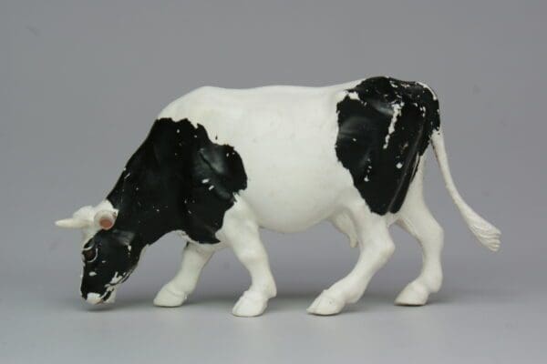 SOLD Lead Mould SMOOTH Plastic Friesian Cow Feeding 1958