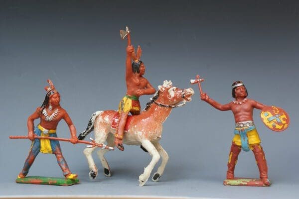 NEW! Cherilea 60mm Mounted Indians - Great Condition!