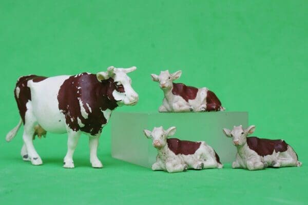 SOLD Britains SMOOTH Plastic Ayrshire Cow and Calves