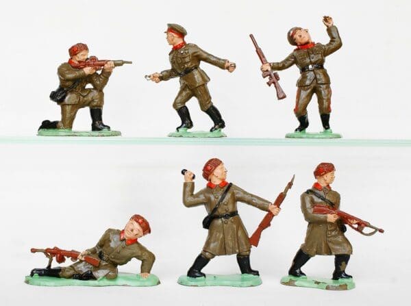 SOLD Crescent 60mm Russian Soldiers Full Set - Superb