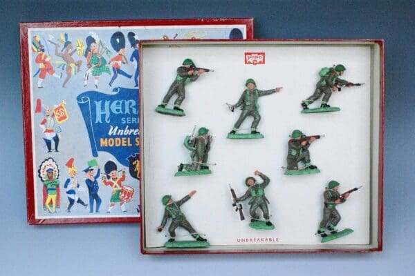 SOLD Herald Zang Khaki Infantry (8 Pieces) - MIB