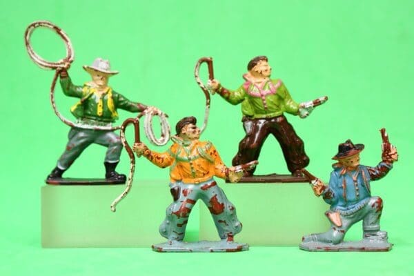 NEW! Lone Star Cowboys - CHESTNUT Plastic