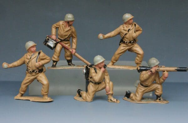 SOLD Timpo Solids West German Army Soldiers