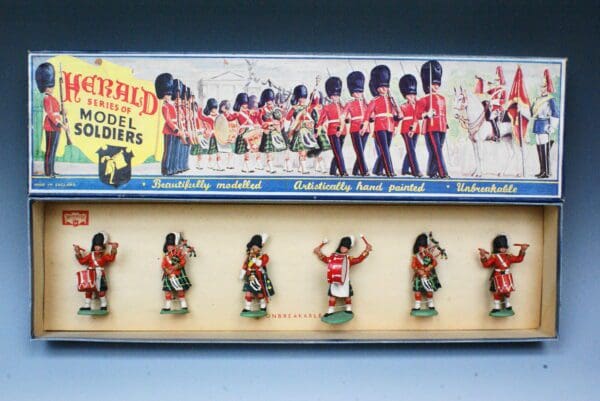 SOLD Herald Gordon Highlanders 6 Pieces - MIB
