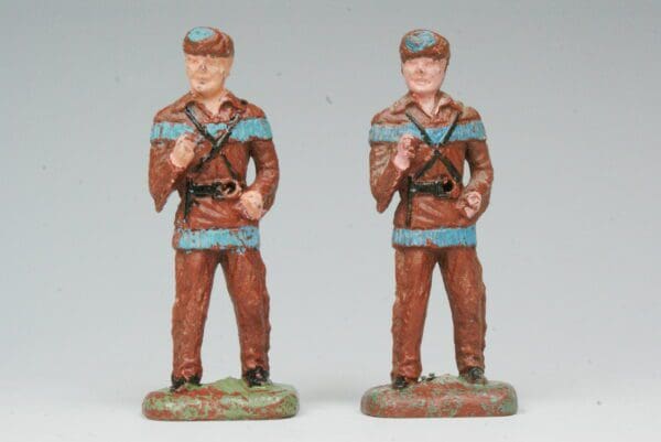 SOLD Morestone Pair 'Hawkeye' Frontiersman TV Figures
