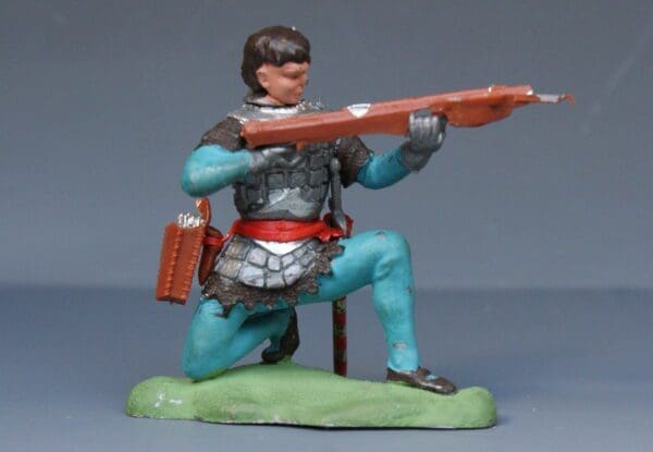 SOLD Swoppet C15th Knight Cross-bowman