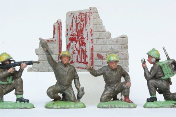 SOLD VP Battle Series Mortar Crew & Wall Door