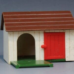 SOLD Britains Dog Kennel Livestock Building - BROWN Roof