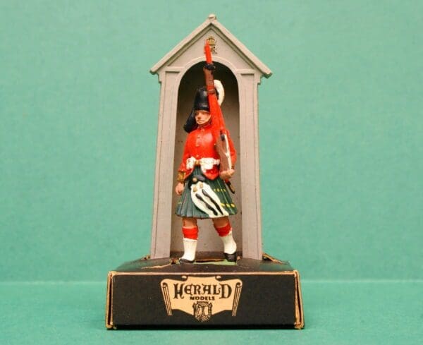 SOLD Herald Gordon Highlanders Sentry Set - RARE!