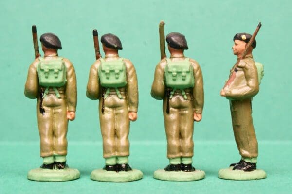 Herald Khaki Infantry at Attention - Early FIXED Arm - Image 5