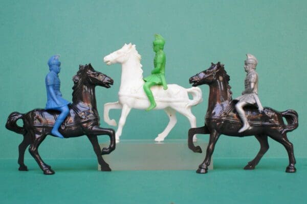 Poplar Plastic Mounted Roman Centurions - Unpainted