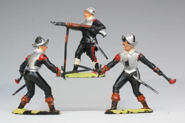 SOLD Monarch Cherilea Elizabethan Soldiers