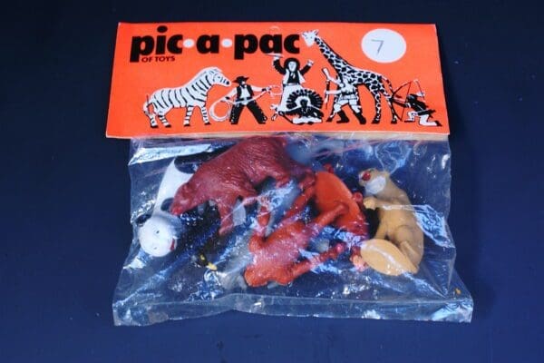 SOLD Charbens Pic-a-Pac Zoo Animals Header Card #3