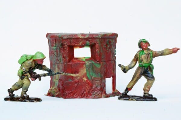 SOLD Cherilea Modern Infantry (Herald Copies) & Gun Emplacement