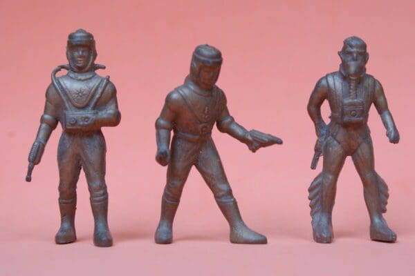 SOLD Poplar Plastics 54mm Spacemen Aliens - OLD GOLD