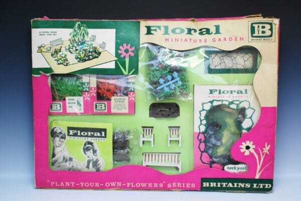 SOLD Floral Garden Medium Box Set Rock Pool