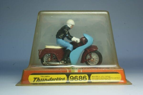 SOLD Triumph Thunderbird Bubble Pack with Triumph "Speed Twin"