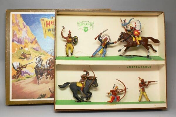 SOLD Herald Mounted & Dismounted Indians Box Set