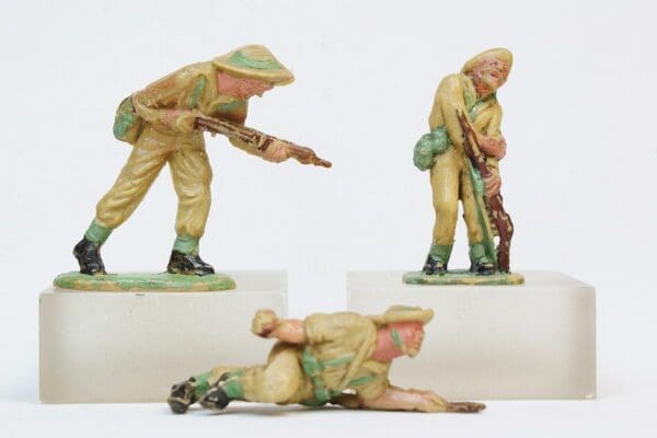 SOLD Trojan Group of 3 Australians - Sand Plastic