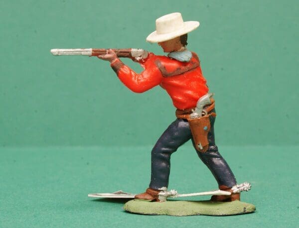 NEW! Herald Swoppet Cowboy Standing Firing Rifle - RED Torso - Image 3