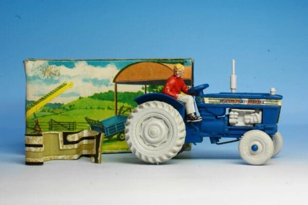 SOLD Mini-set Ford '5000' Farm Tractor, Assembled, boxed