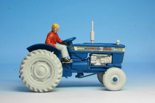 SOLD Mini-set Ford '5000' Farm Tractor, Assembled, boxed - Image 2