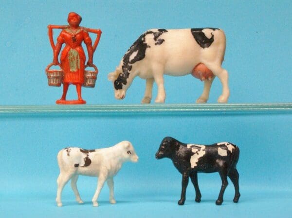 Hilco Farm Cow, Calves & Milkmaid - GREEN Trim