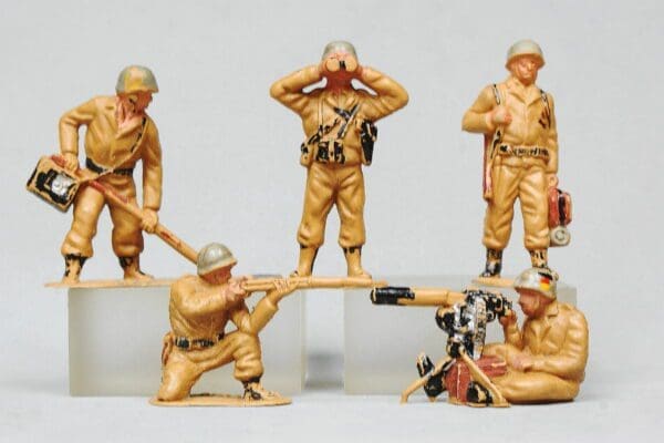 SOLD Timpo West German Army - SAND Plastic