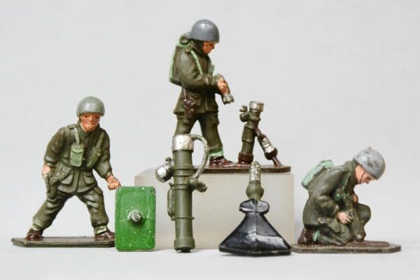 NEW! Lone Star Separate Mortar & Paratroopers #2 - Image 3