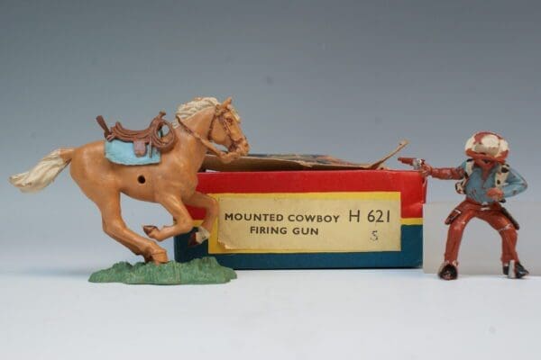SOLD Herald Zang Mounted Cowboy (Bandit) Firing Gun - Image 4
