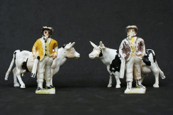 NEW! Cherilea 60mm Scarce Early Friesian Cows & Farmers