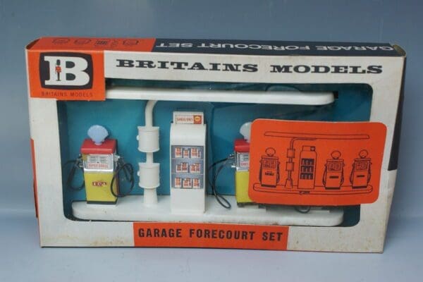 SOLD Britains Shell Garage Forecourt Set MINT Boxed