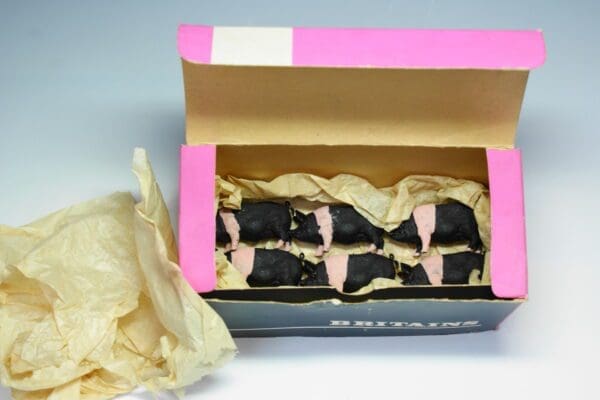 SOLD Britains Herald Farm Models Saddleback Sow Trade Box