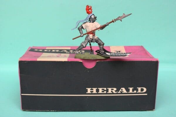 Britains Herald C15th Knights Trade Box + Figure!