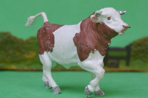 Britains Polythene Plastic Bull - Later CARAMEL Markings - Image 2