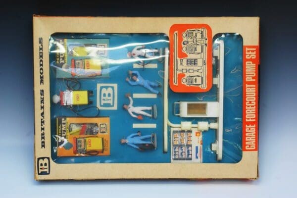 SOLD Britains Garage Forecourt Shell Presentation Set