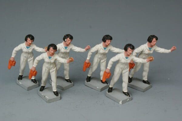 SOLD Britains Garage Attendants - Girl Cleaning x 6 - Image 4