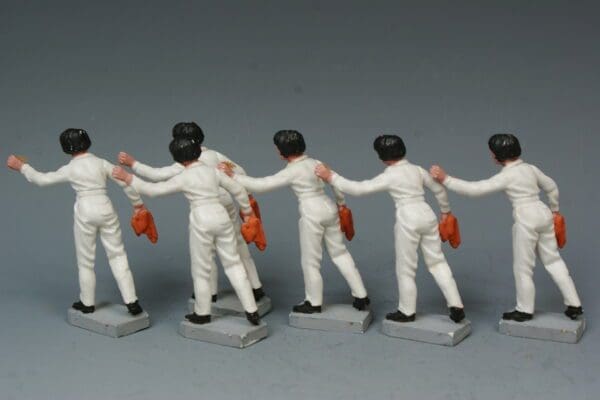 SOLD Britains Garage Attendants - Girl Cleaning x 6 - Image 3