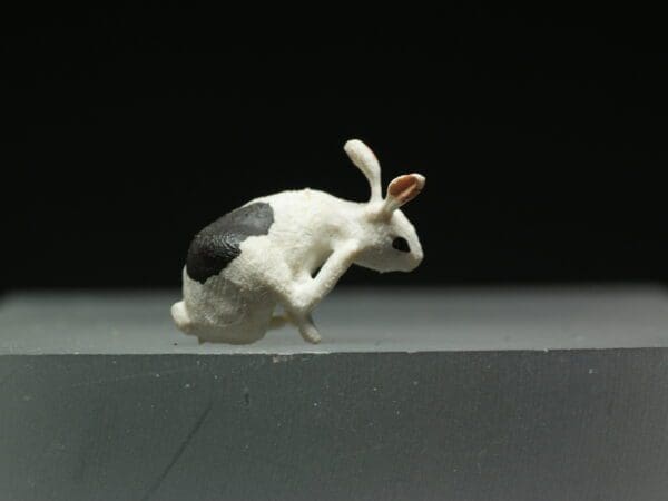 SOLD OUT Herald Scratching Rabbit (White)