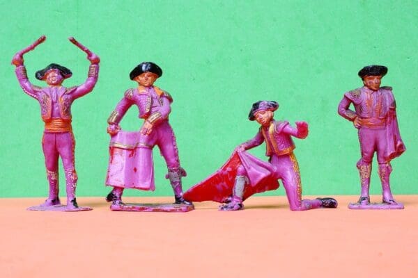 Cherilea Bullfight Set: Matadors (LILAC Plastic)