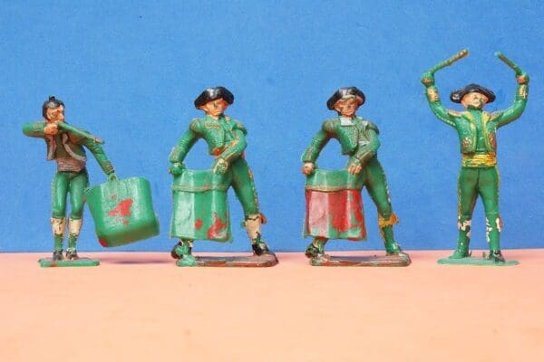 Cherilea Bullfight Set: Matadors (GREEN Plastic)