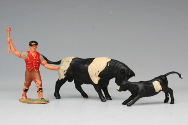 SOLD Timpo Farm Drover, Bull & Calf - BLACK Plastic!