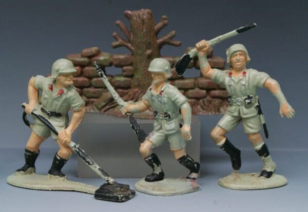 SOLD Charbens German Afrika Korps & Battleground Accessory