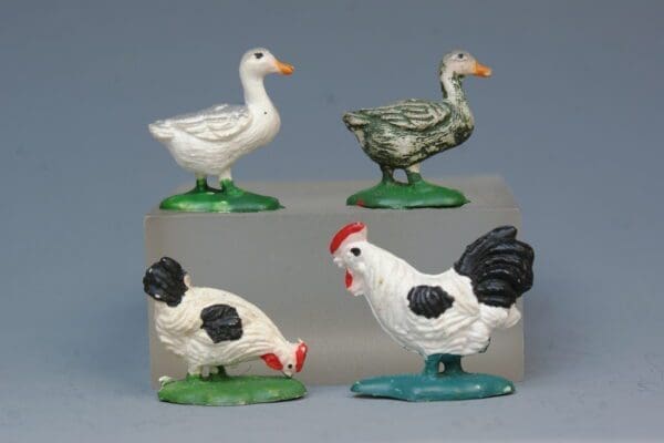 SOLD Elastolin Preiser Farm Scarce Poultry