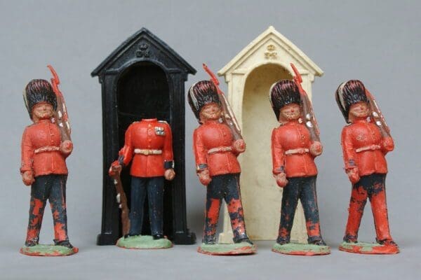 SOLD Kentoys Sentry Boxes & Guardsmen Marching