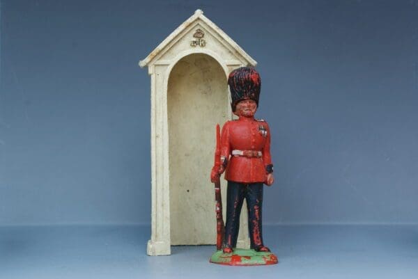 SOLD Kentoys Sentry Box & Guardsman at Ease